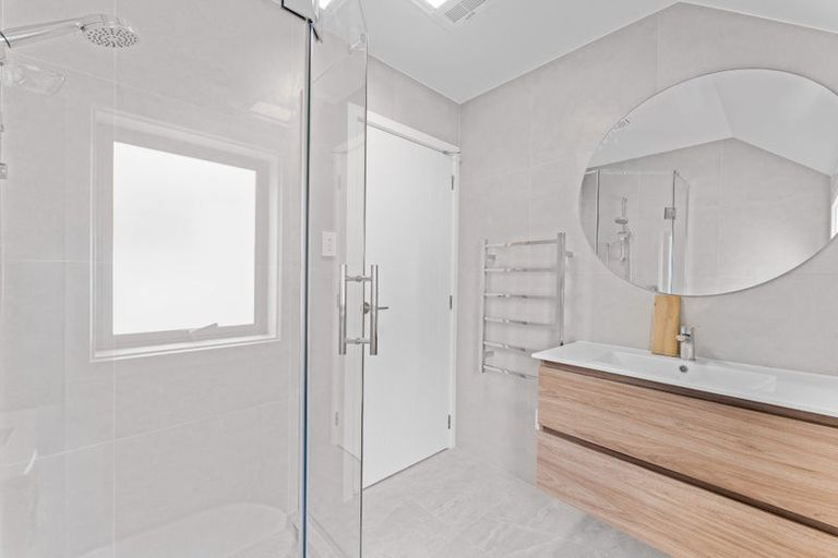 Photo of property in 10b Clensmore Place, Torbay, Auckland, 0630