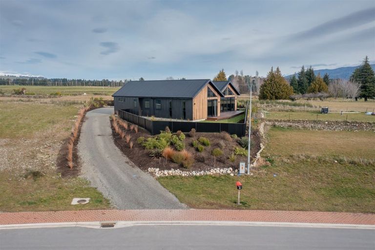 Photo of property in 6 Ralph Moir Drive, Te Anau, 9679
