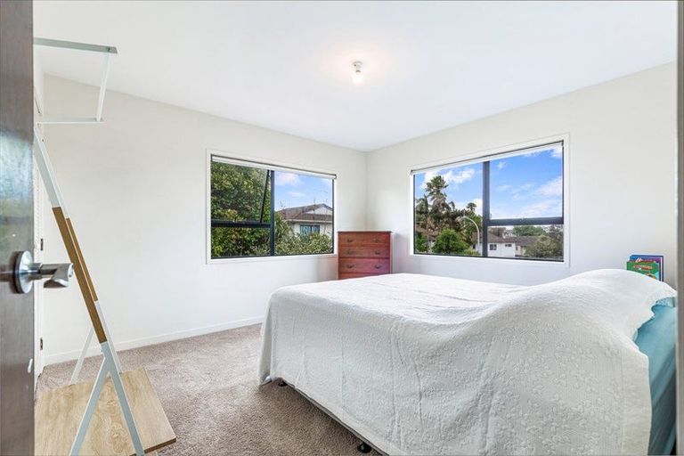 Photo of property in 22 Landsdale Place, Massey, Auckland, 0614