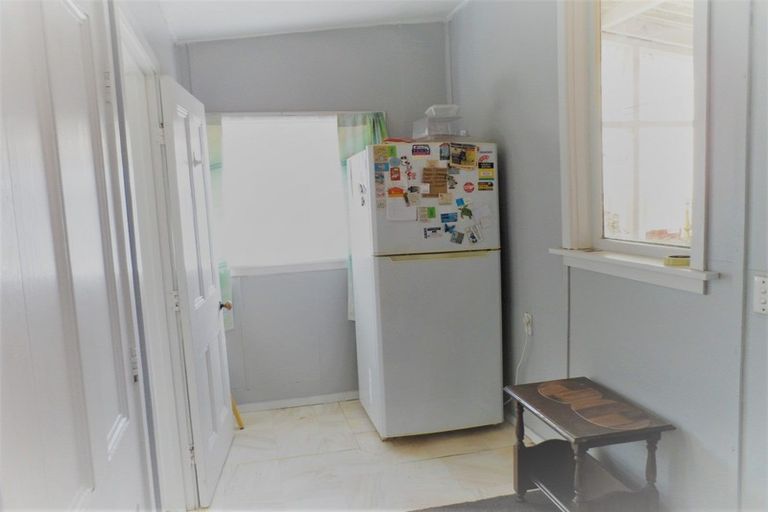 Photo of property in 27 High Street, Hawarden, 7385