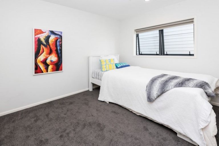 Photo of property in 2/5 Cook Street, Howick, Auckland, 2014