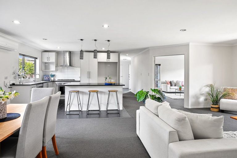 Photo of property in 64 Magellan Rise, Flagstaff, Hamilton, 3210