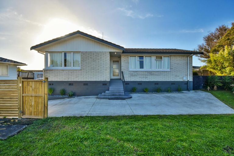 Photo of property in 12 Crampton Place, Manurewa, Auckland, 2102