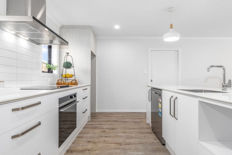 Photo of property in 1 Catherine Lane, Levin, 5510