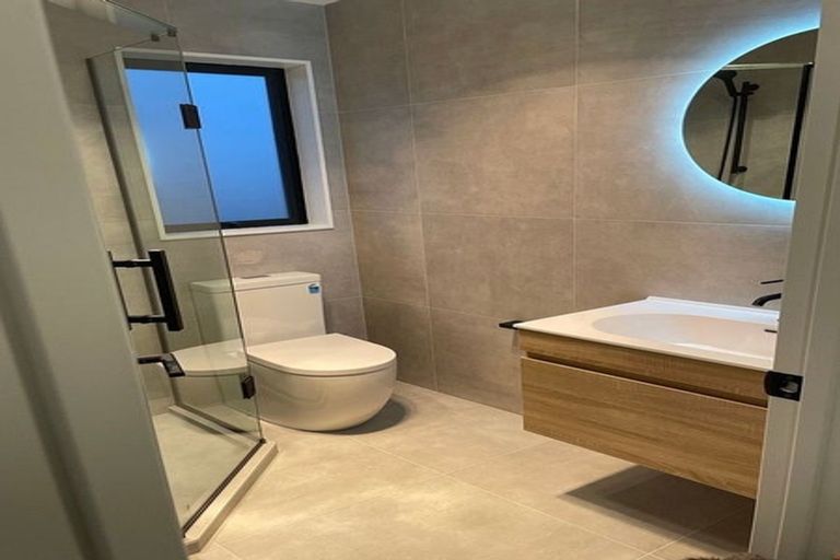 Photo of property in 3/285 Te Atatu Road, Te Atatu South, Auckland, 0610