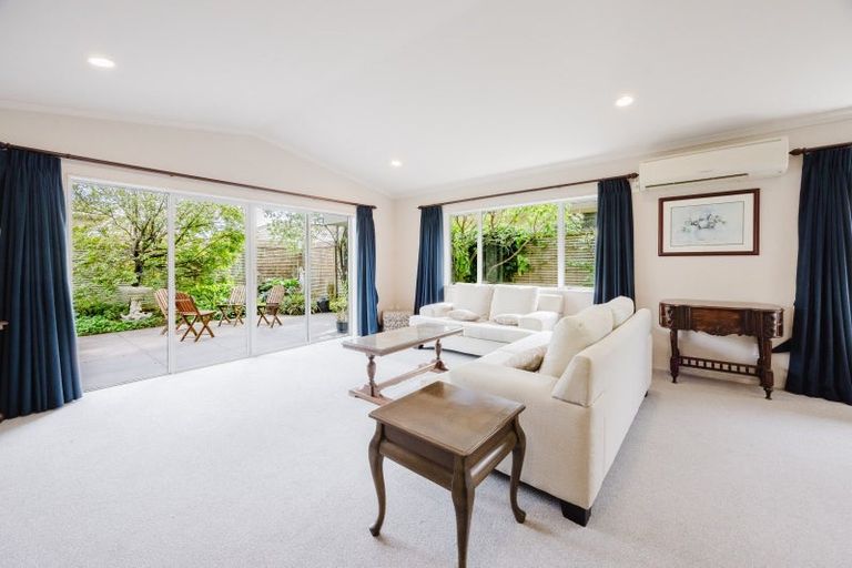 Photo of property in 11 Belgrove Drive, Waipukurau, 4200