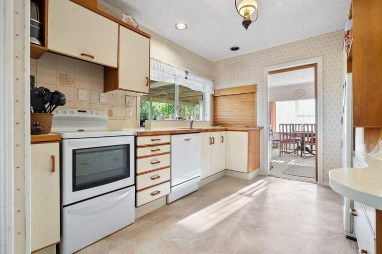 Photo of property in 1 Freshney Place, Hillpark, Auckland, 2102