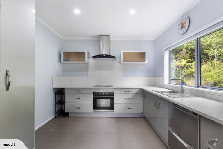 Photo of property in 16 Hobson Heights Road, Lucas Heights, Auckland, 0632