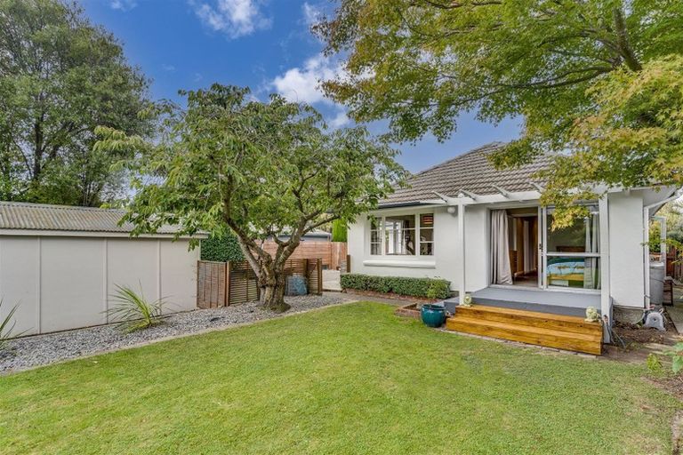 Photo of property in 33 Manor Place, Bryndwr, Christchurch, 8053