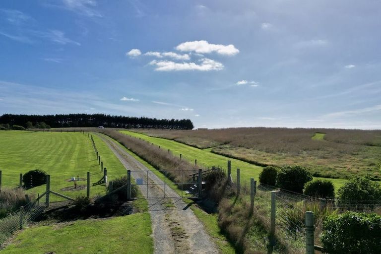 Photo of property in 964 Waianakarua Road, Herbert, 9495