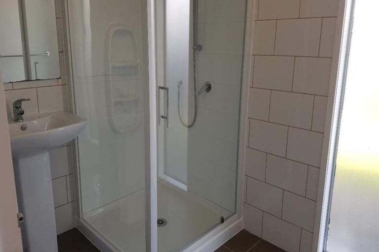 Photo of property in 2 Cypress Grove, Paraparaumu, 5032