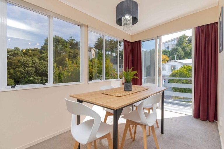 Photo of property in 2 Annan Grove, Papakowhai, Porirua, 5024