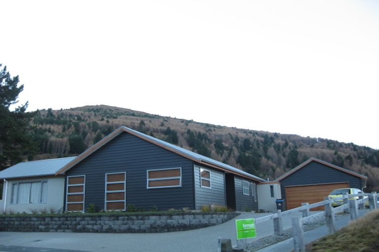 Photo of property in 6 Morning Star Terrace, Arthurs Point, Queenstown, 9371