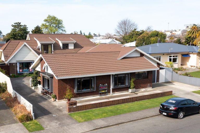 Photo of property in 405-407 Fitzroy Avenue, Hastings, 4122