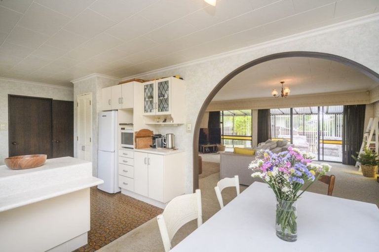 Photo of property in 18 Cecil Place, Cloverlea, Palmerston North, 4412