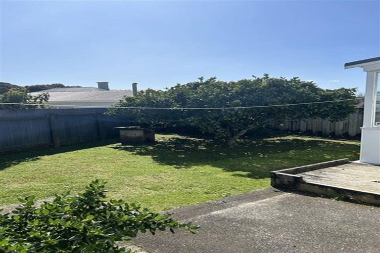 Photo of property in 10 Wallis Street, Raglan, 3225