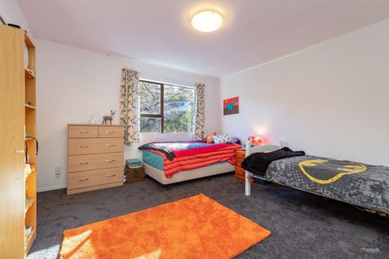 Photo of property in 8 Matuhi Street, Tirohanga, Lower Hutt, 5010