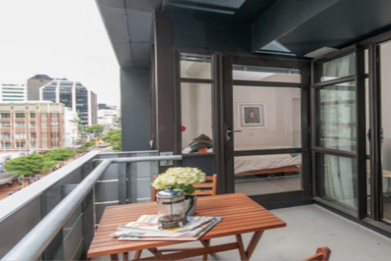 Photo of property in Gerondis Bldg Apartments, 401/60 Willis Street, Wellington Central, Wellington, 6011