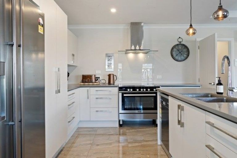 Photo of property in 33 Tripoli Street, Rangiora, 7400