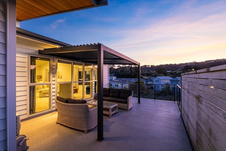 Photo of property in 27 Flotilla Place, Whitby, Porirua, 5024