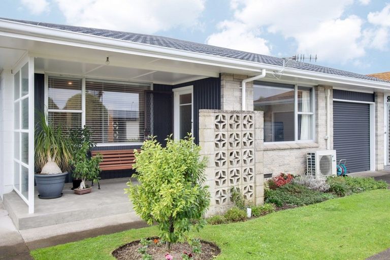 Photo of property in 2/107 Terrace Road, Parkvale, Hastings, 4122