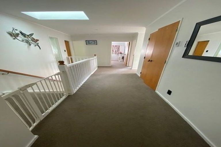 Photo of property in 14 Cullen Place, Tawa, Wellington, 5028