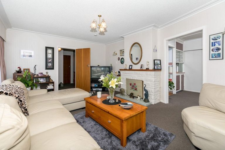 Photo of property in 15 Chedworth Avenue, Chedworth, Hamilton, 3210