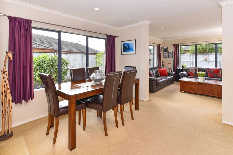 Photo of property in 15 Greta Banks Place, Wattle Downs, Auckland, 2103