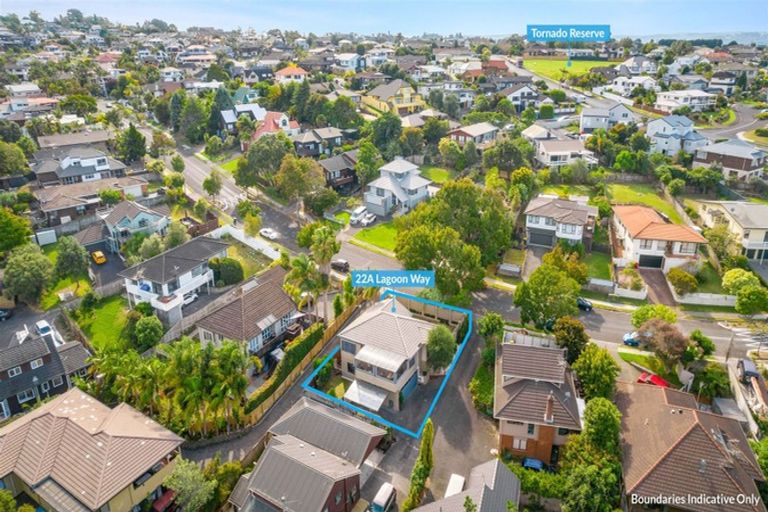 Photo of property in 1/22 Lagoon Way, West Harbour, Auckland, 0618