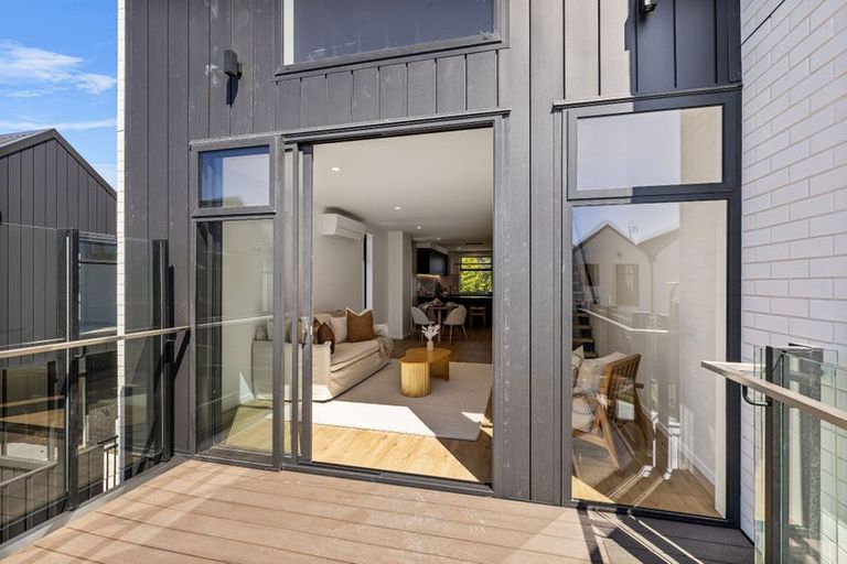 Photo of property in 2/11 Donald Place, St Albans, Christchurch, 8014