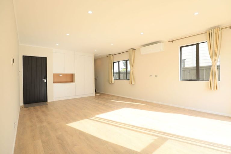Photo of property in 4a Vanbrugh Place, Bucklands Beach, Auckland, 2014