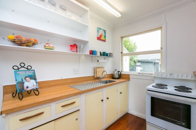 Photo of property in 3 Dorset Avenue, Westown, New Plymouth, 4310
