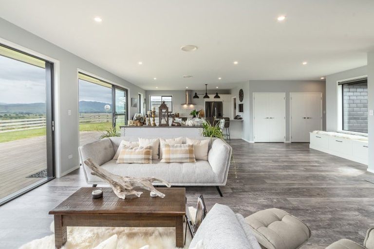 Photo of property in 59 Kahutara Road, Kahutara, 5771