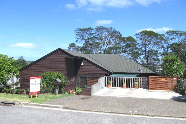 Photo of property in 77 Pemberton Avenue, Bayview, Auckland, 0629