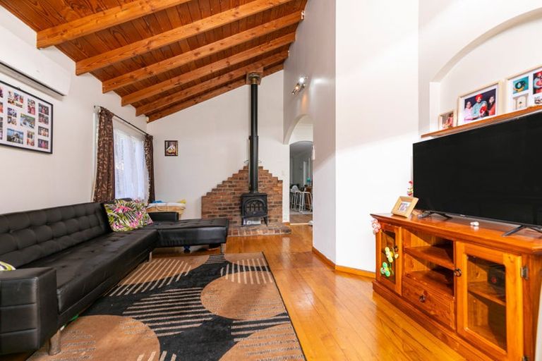 Photo of property in 1/84 West Coast Road, Glen Eden, Auckland, 0602