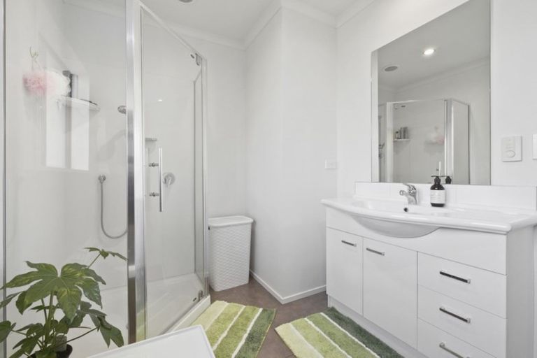 Photo of property in 28 Lochnagar Drive, Lake Hayes, Queenstown, 9304