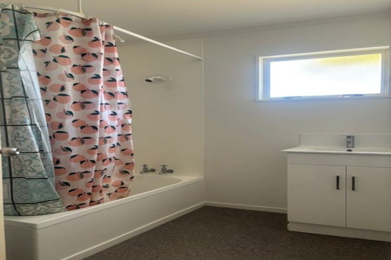 Photo of property in 8 Finsbury Street, Islington, Christchurch, 8042