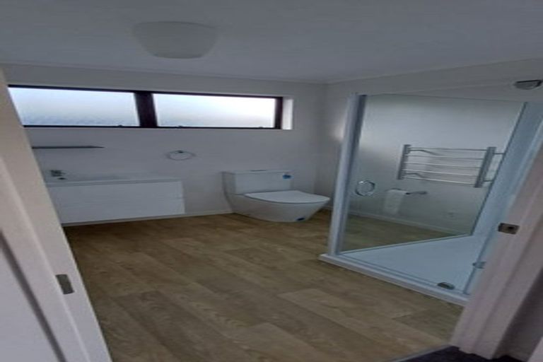 Photo of property in 24 Tindalls Bay Road, Tindalls Beach, Whangaparaoa, 0930