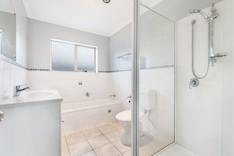 Photo of property in 4 Parkridge Way, Henderson, Auckland, 0612