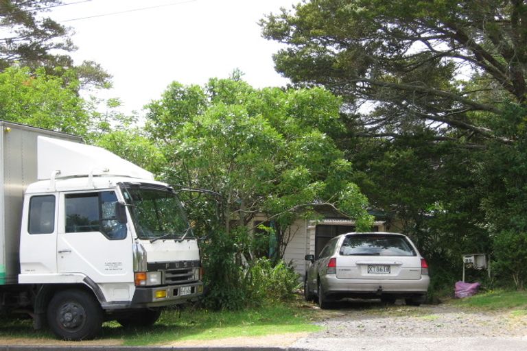 Photo of property in 89 Island Bay Road, Beach Haven, Auckland, 0626