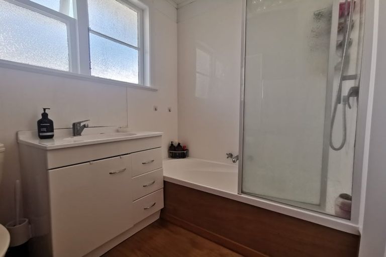 Photo of property in 219 Cambridge Terrace, Naenae, Lower Hutt, 5011