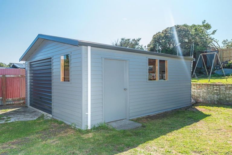 Photo of property in 10 Aotea Street, Castlecliff, Whanganui, 4501