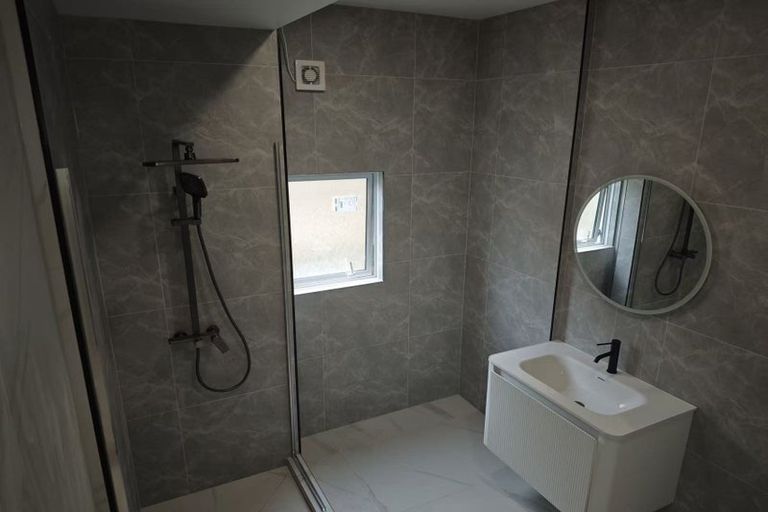 Photo of property in 18 Paisley Street, Mellons Bay, Auckland, 2014