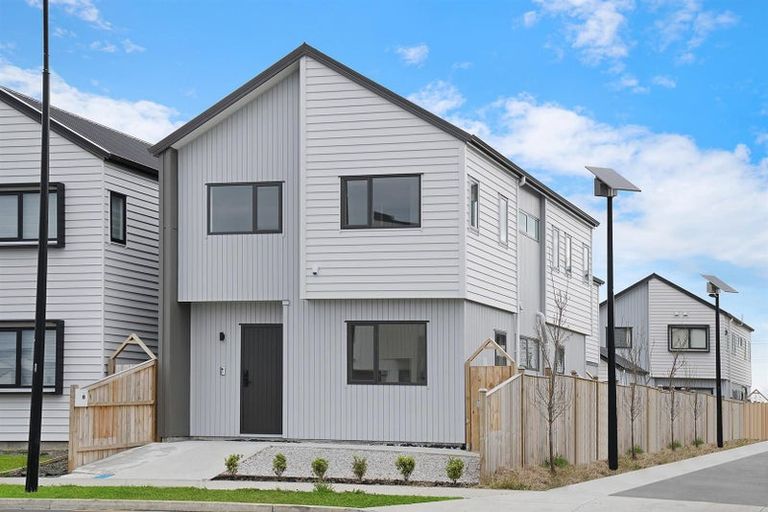 Photo of property in 73 Whare Kauri Road, Papakura, 2110