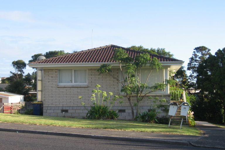 Photo of property in 2/35 Velma Road, Hillcrest, Auckland, 0627