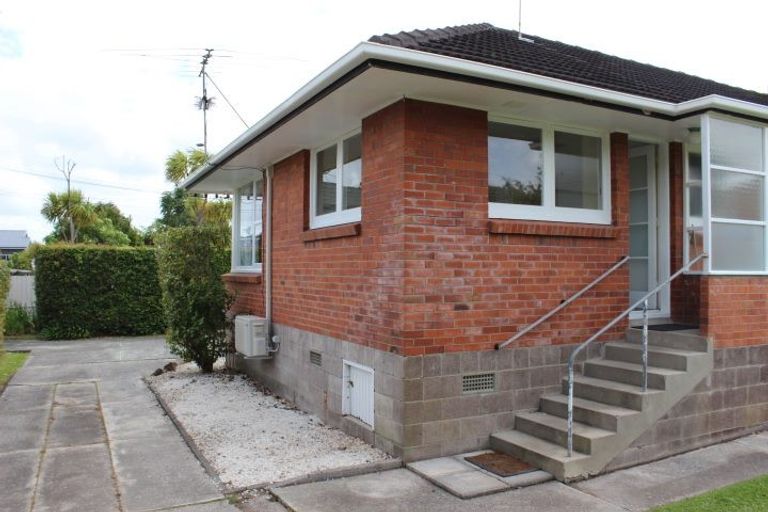 Photo of property in 1/13 Stanley Avenue, Milford, Auckland, 0620