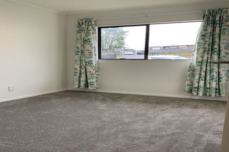 Photo of property in 49a Clayburn Road, Glen Eden, Auckland, 0602