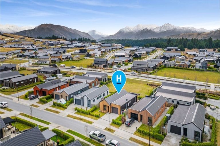 Photo of property in 42 Obelisk Street, Wanaka, 9305