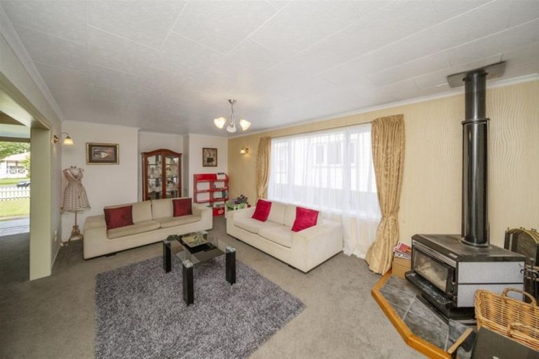 Photo of property in 18 Olivia Street, Stratford, 4332