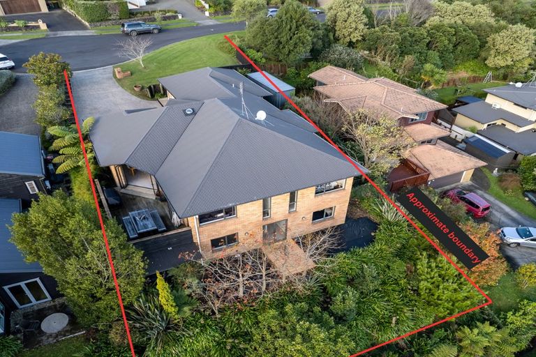 Photo of property in 15 Tironui Terrace, Western Heights, Hamilton, 3200